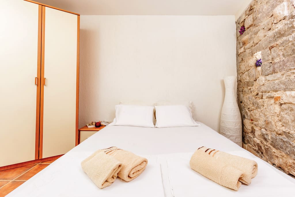 open type bedroom without door with matrimonial bed for two