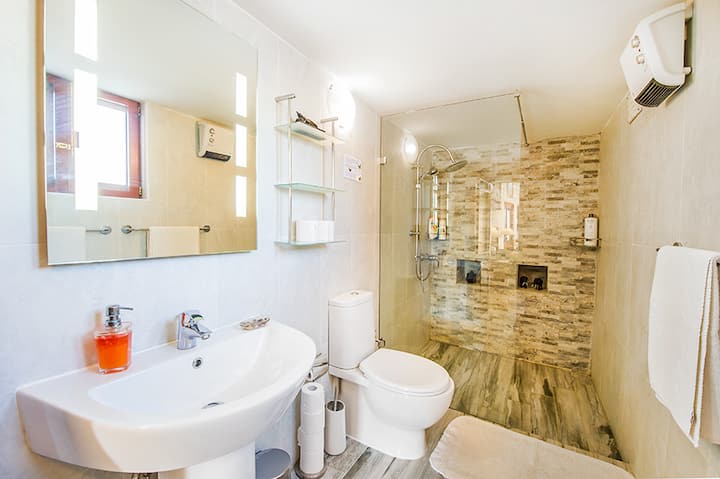 Serenity walk in shower