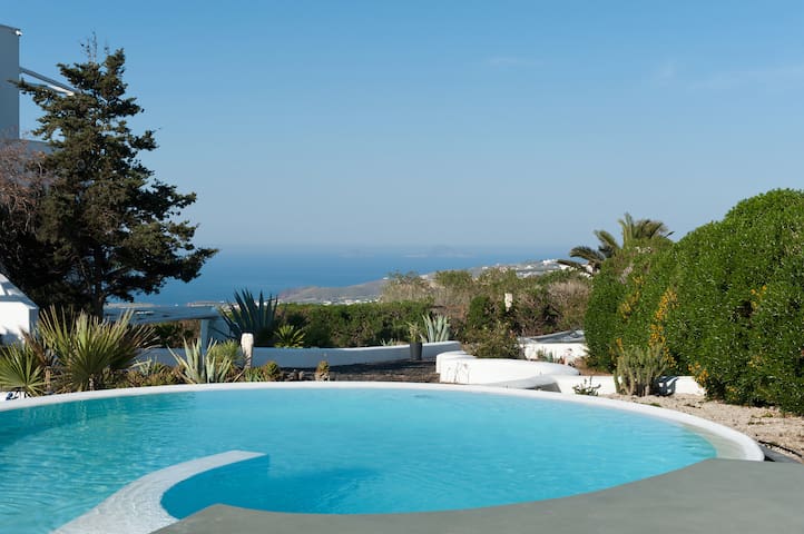 Saligari Villa with Private Pool & Hot Tub