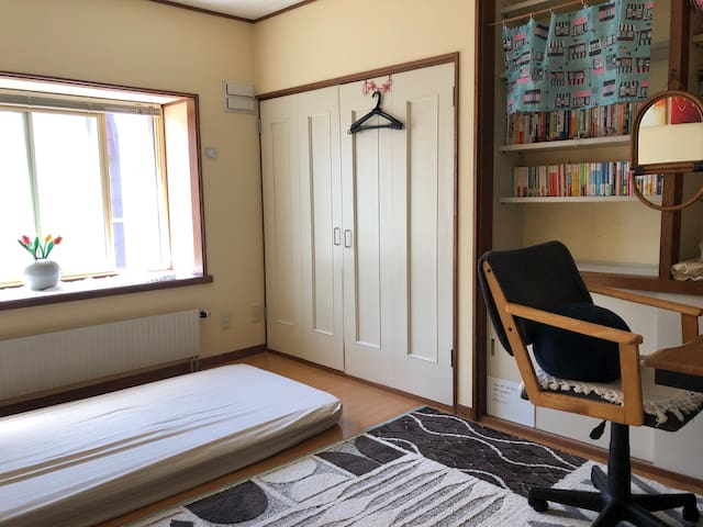 B: Private single room!! Relaxing comfort space