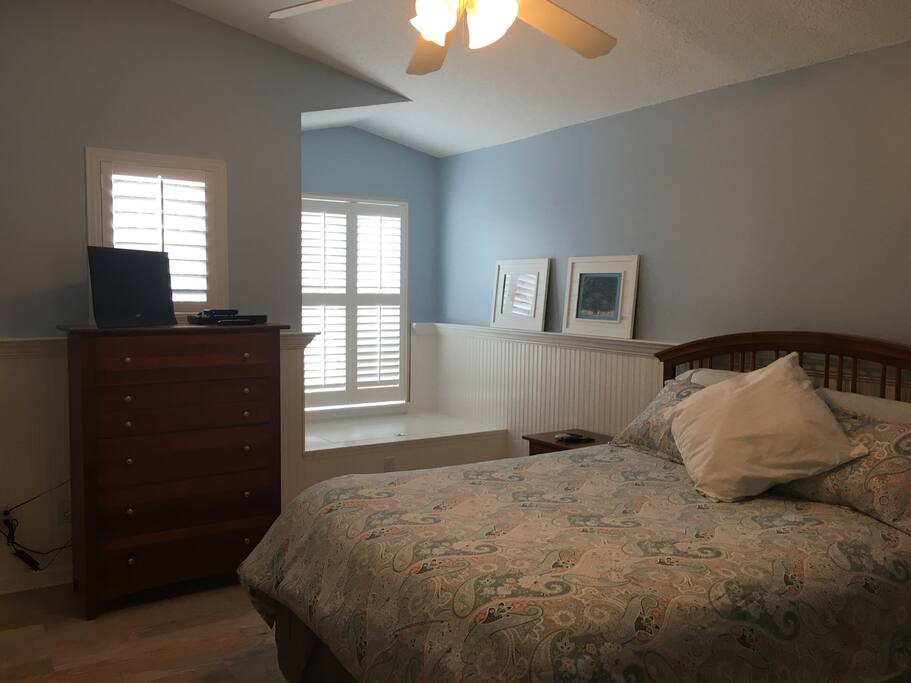 Queen Guest room