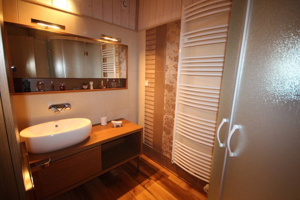Salle d'eau à l'étage
