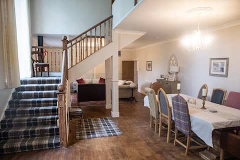 A luxury 4 bed 4 bath stay set in 6 acres