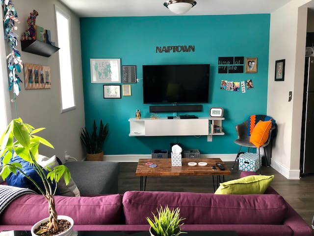 Eclectic Downtown Apartment near Mass Ave
