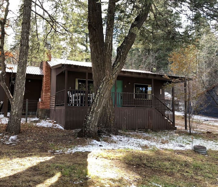 The Grand Cabin at Cloudcroft Cabins for Rent in Cloudcroft, New