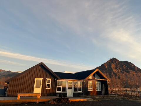 Cabin with a Mountain and Glacier view