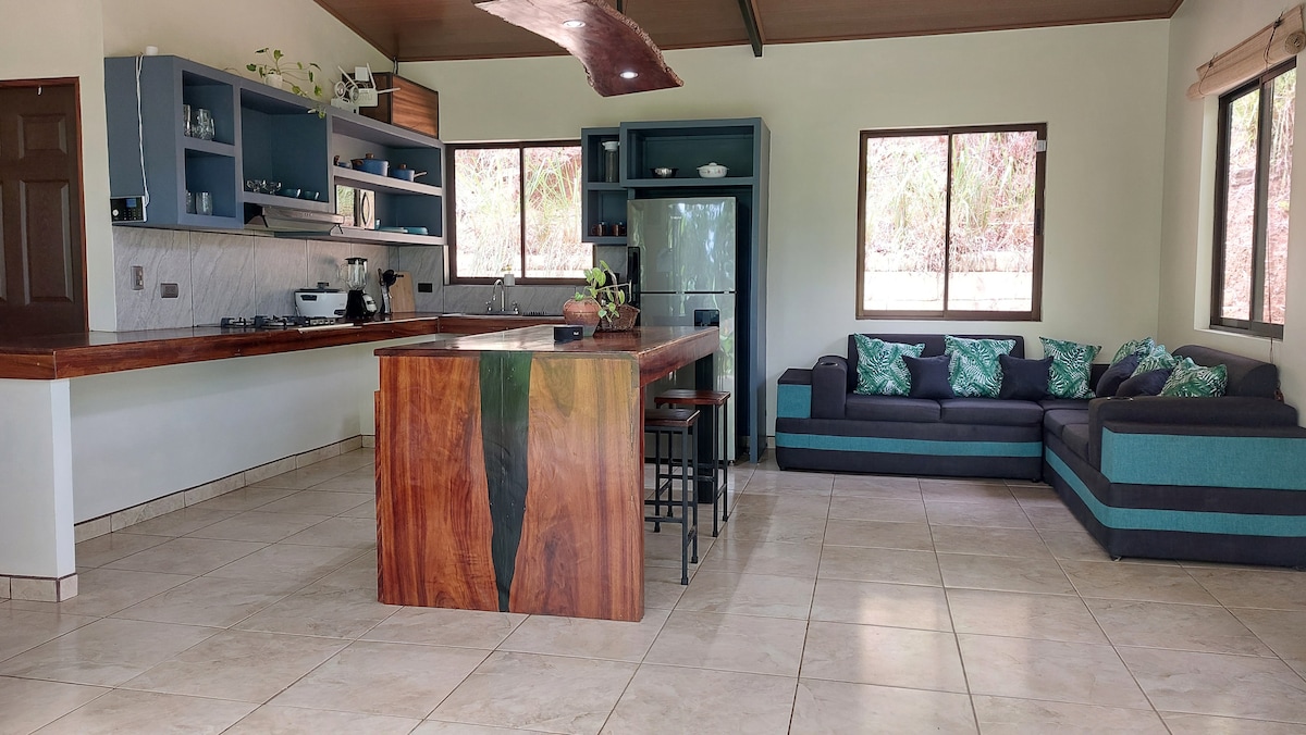 Casa LORAS: Jungle Villa w/Pool. Beach Views — 2 bedroom vacation rental in Uvita