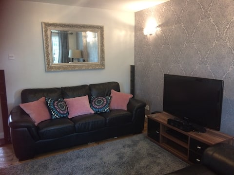 Luxury B&B style apartment next to the M1 J26