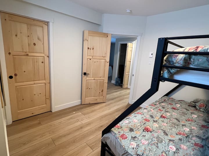 Camas individuales y tamaño queen en el tercer dormitorio