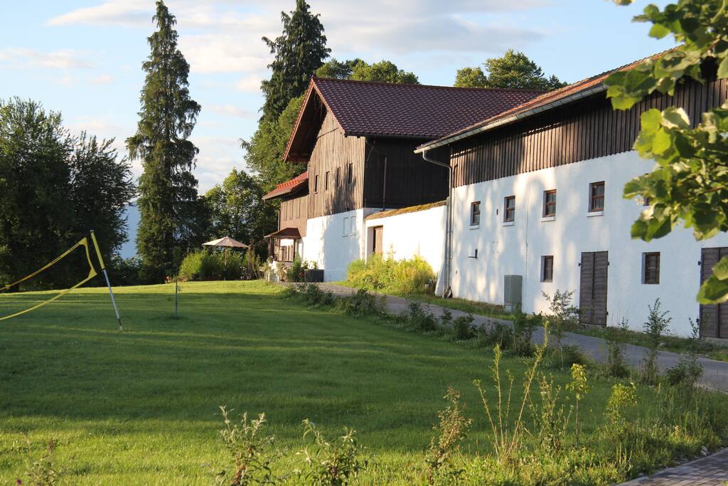 Large park around this former farm