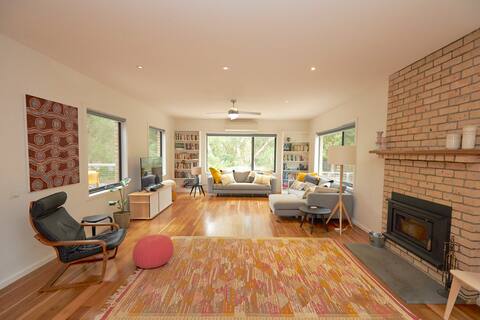 Claystone - walking distance to the beach!