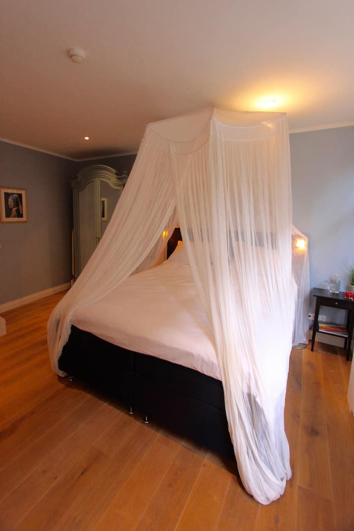 ห้องนอนอยู่บนชั้นล่างสุด