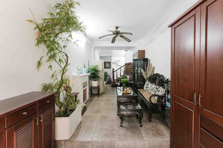 Nam's House - Opera 3' - Hoan Kiem Lake 3' - Hanoi