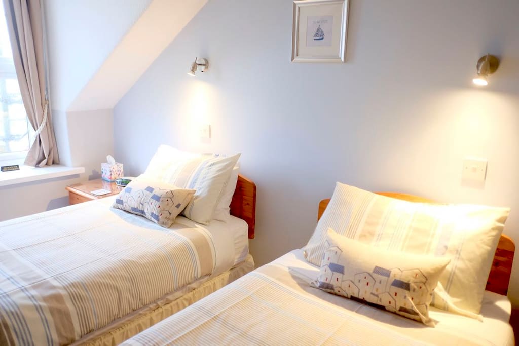 Crackington Twin Room
