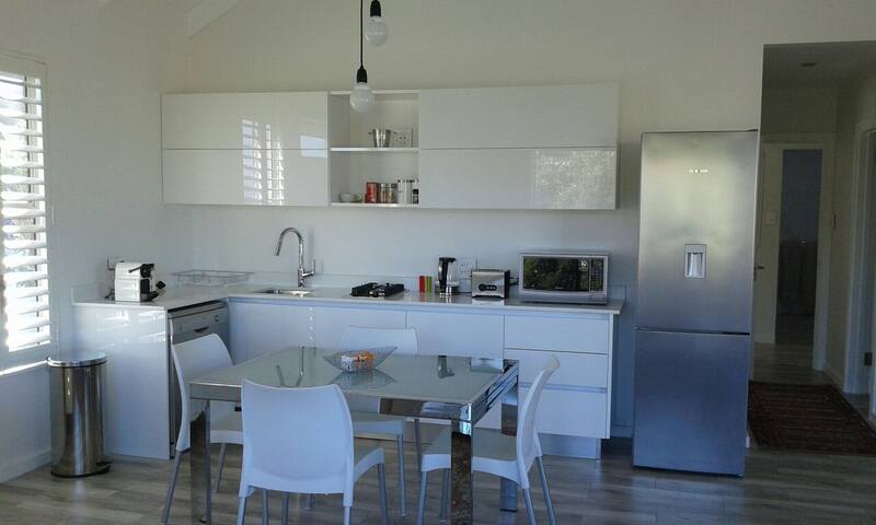 CAMPS BAY APARTMENT gallery image 4