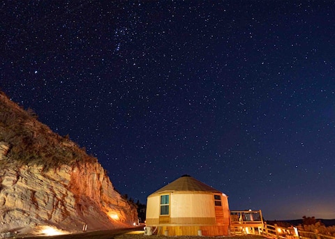Popular Airbnb listing: Glamping Yurt near Zion with 2 King Beds & Views in Kanab / Lake Powell