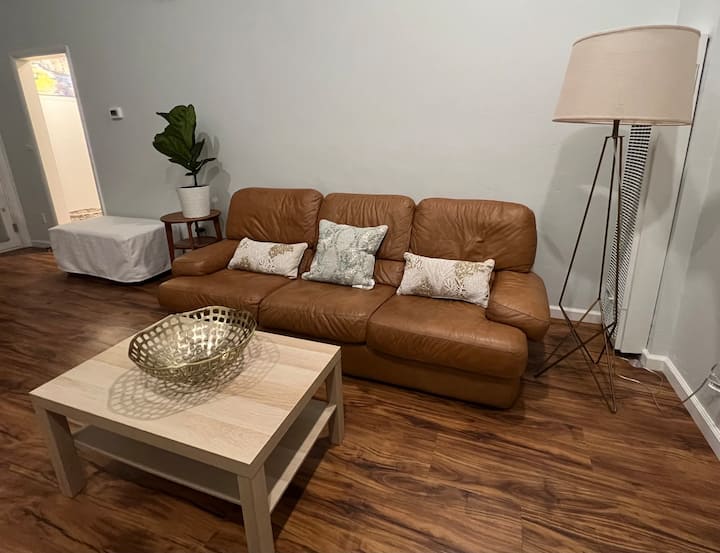 Light & Airy Beach Casita – Santa Barbara Retreat - Santa Barbara, CA