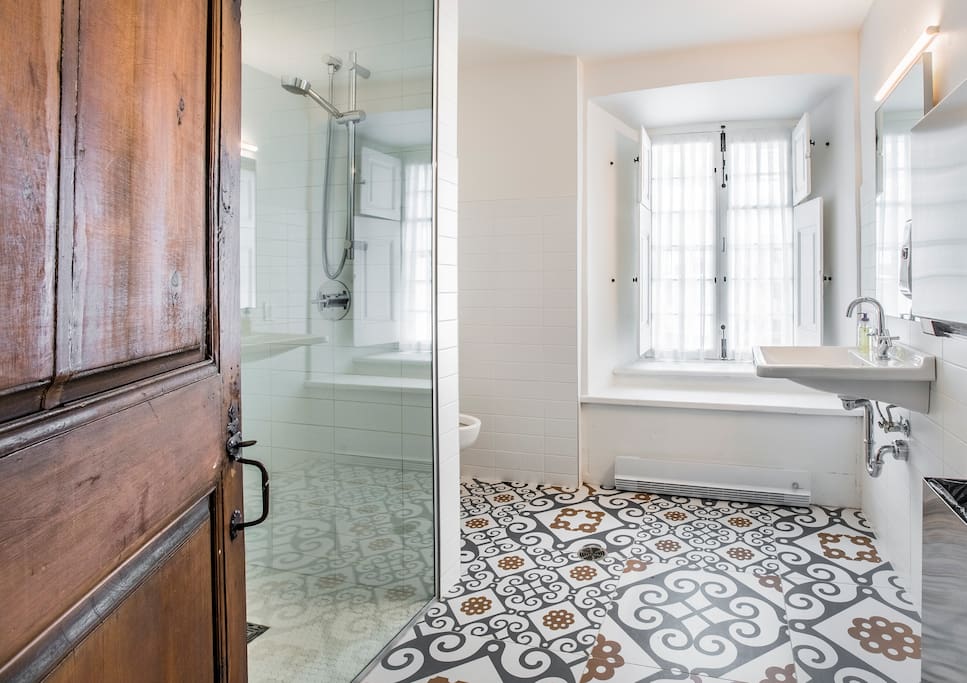 Salle de bain partagée privée