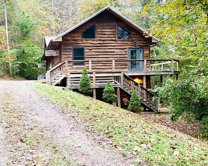 Rustic Retreat at Story's EdgeLazy Lodge Cabins for Rent in