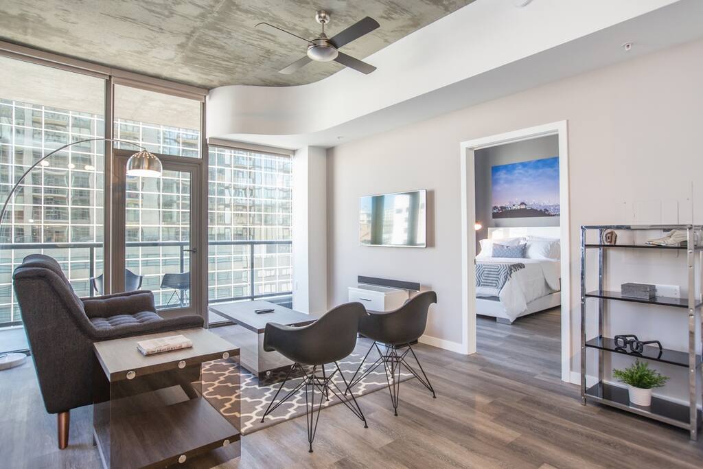 Luxury urban flat 2br in high-rise by la-live! Luxury Urban Flat 2BR in High-Rise by LA-Live! - Apartments for Rent in