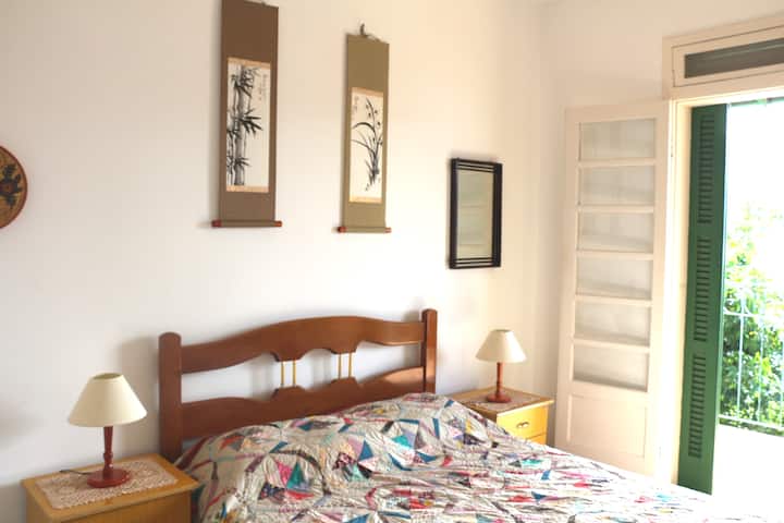 Საძინებელი 1 და აივანი