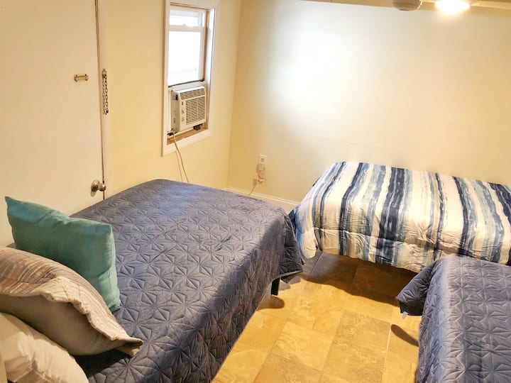 חדר שינה מס '2 - 4 מיטות זוגיות 