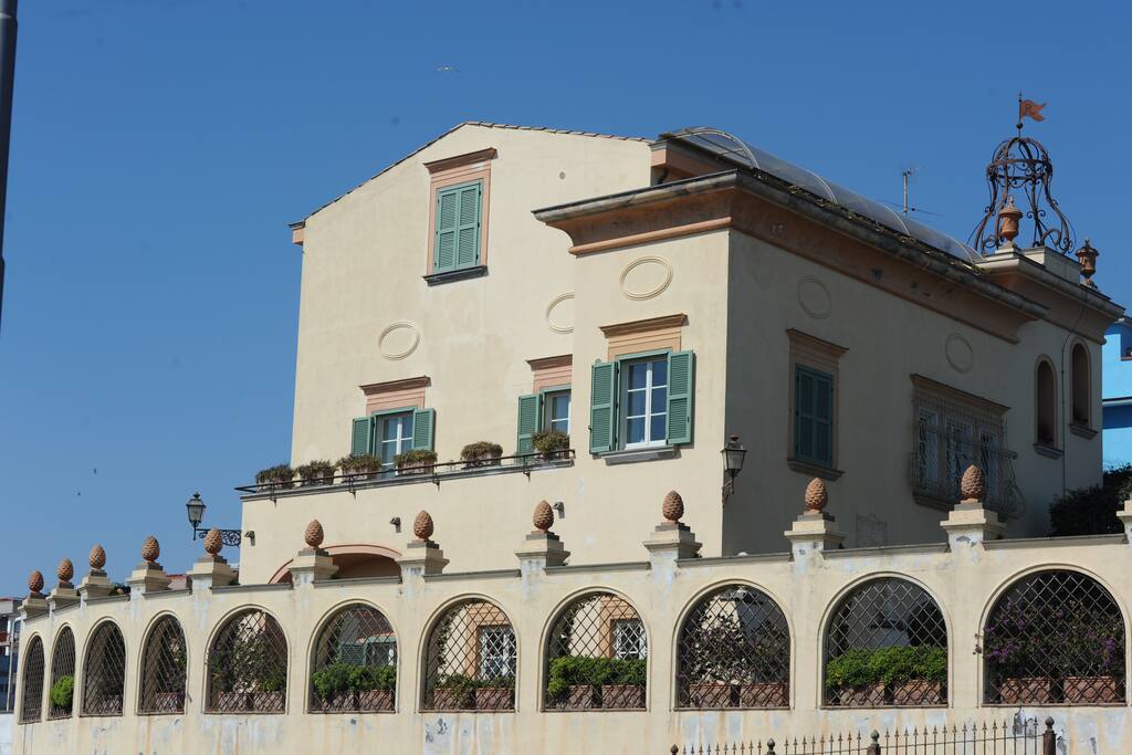 LA VILLA