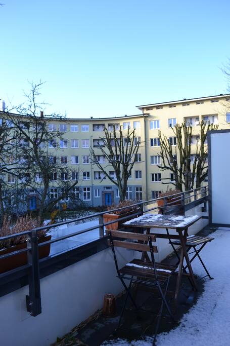 Balkon Wohnraum (2.OG)