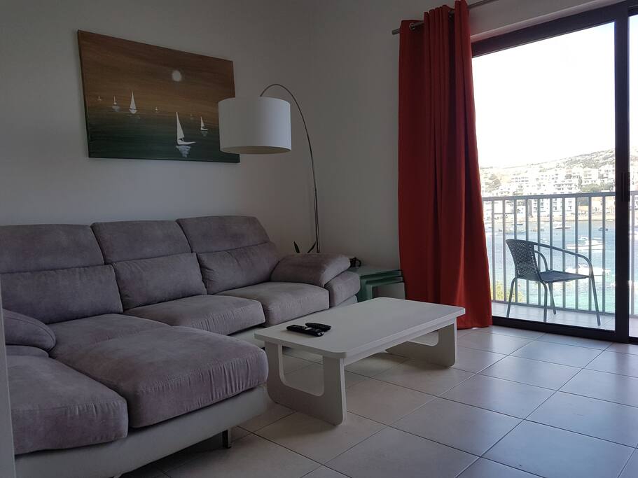 Spacious Sitting Room