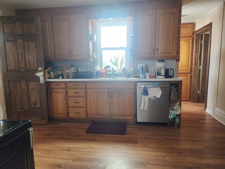 Cozy King Bedroom - Wausau, WI