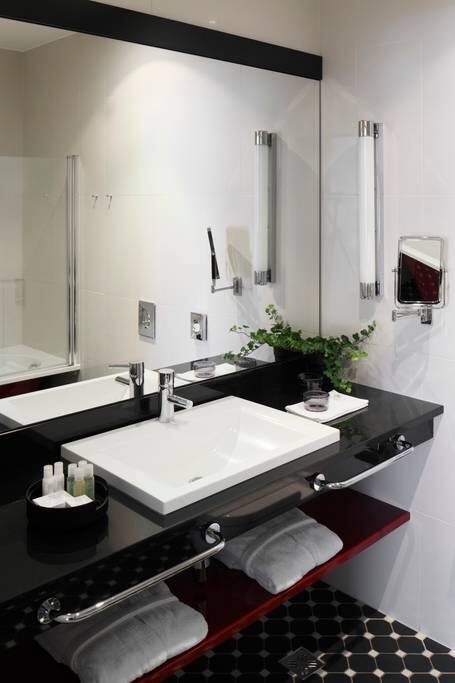 Studio Apartment bathroom