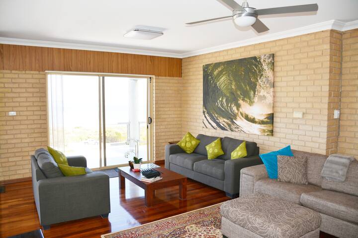 The Law’s Rest Beachfront House gallery image 4