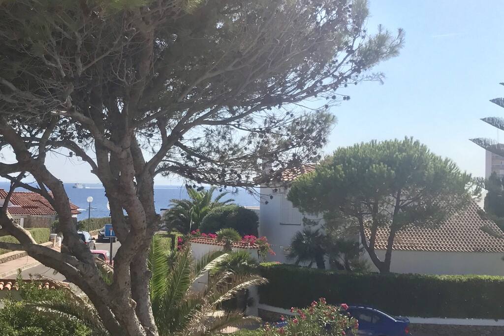Holiday Home with Sea View close to the Coast