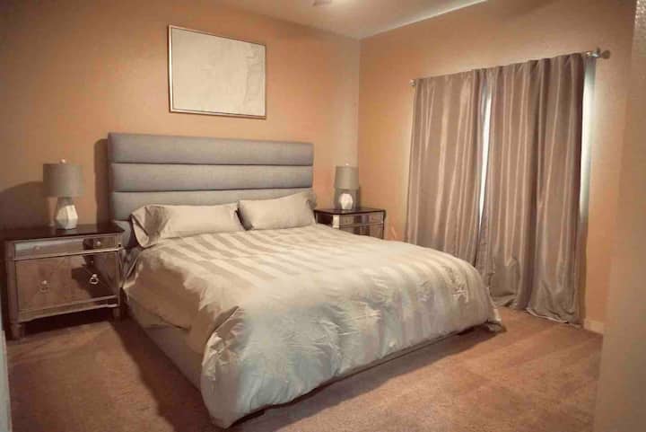 Chambre #2 : lit king size