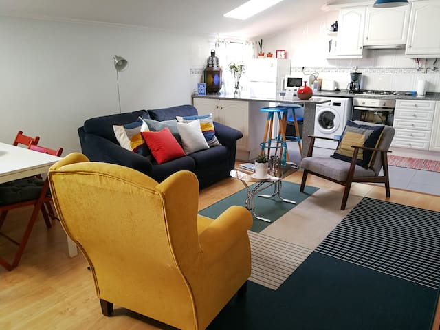 POMBALINO! Lisbon Concept Apartment.