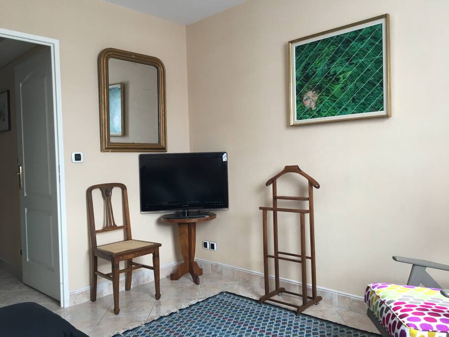 chambre privée avec télé