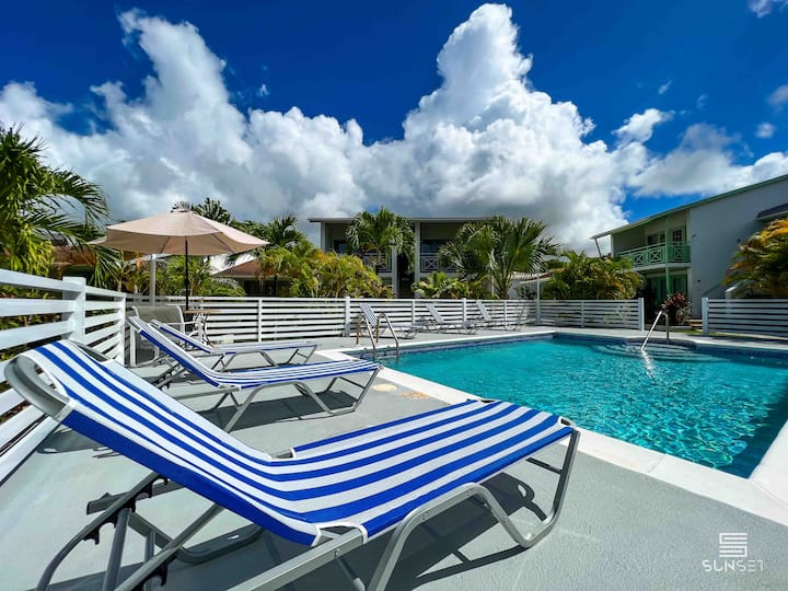 Serene Sunset Walk to Nightlife A/C Aparthotels for Rent in