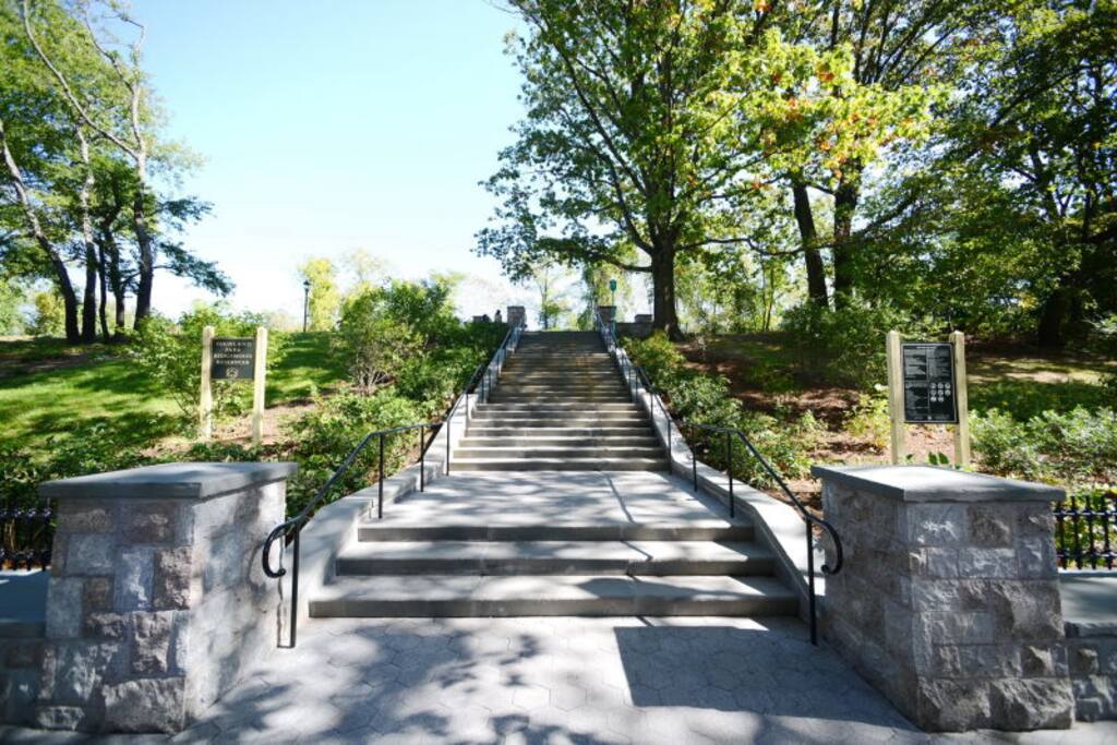 The location is right next to the huge Highland Park.