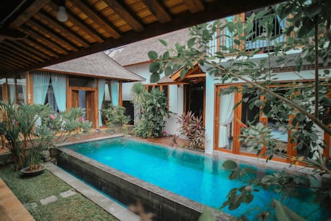 Villa de lujo junto a la piscina de 1 dormitorio en Banda Aceh