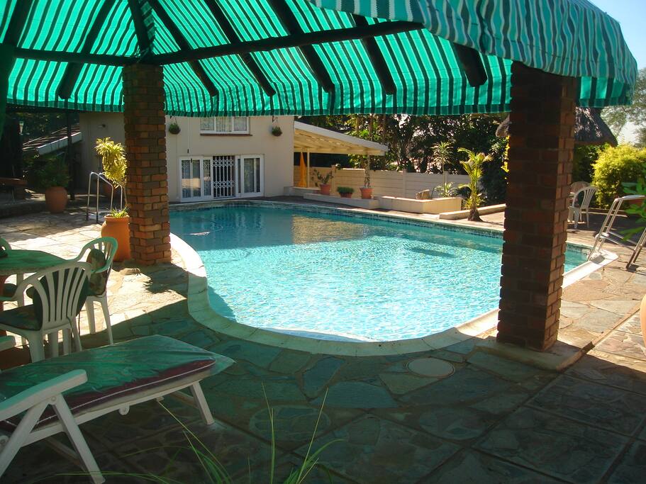 Shadecloth gazebo overlookinsparkling poo
