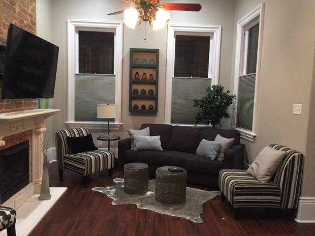 Luxurious Historical Beauty in Ideal Location 2124 gallery image 4