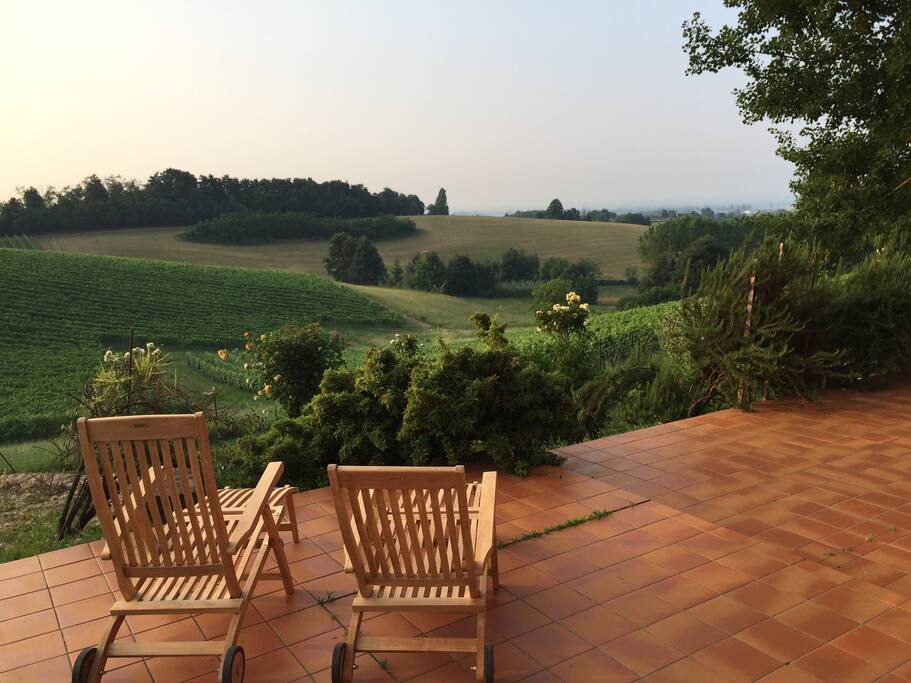 Terrazza e giardino lato est