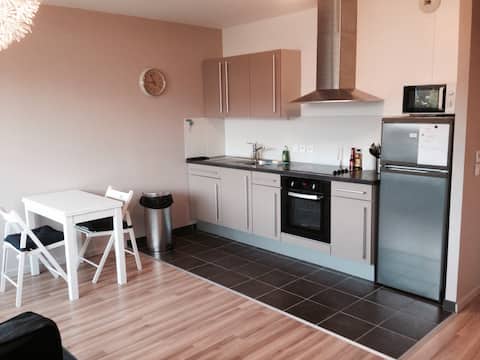 On the doorstep of Geneva, Swiss customs parking+wifi