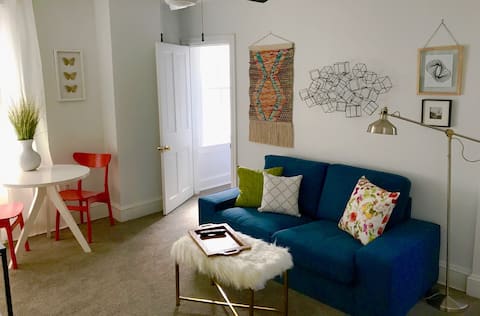 Town & Country I: Private Apt - Minutes From City