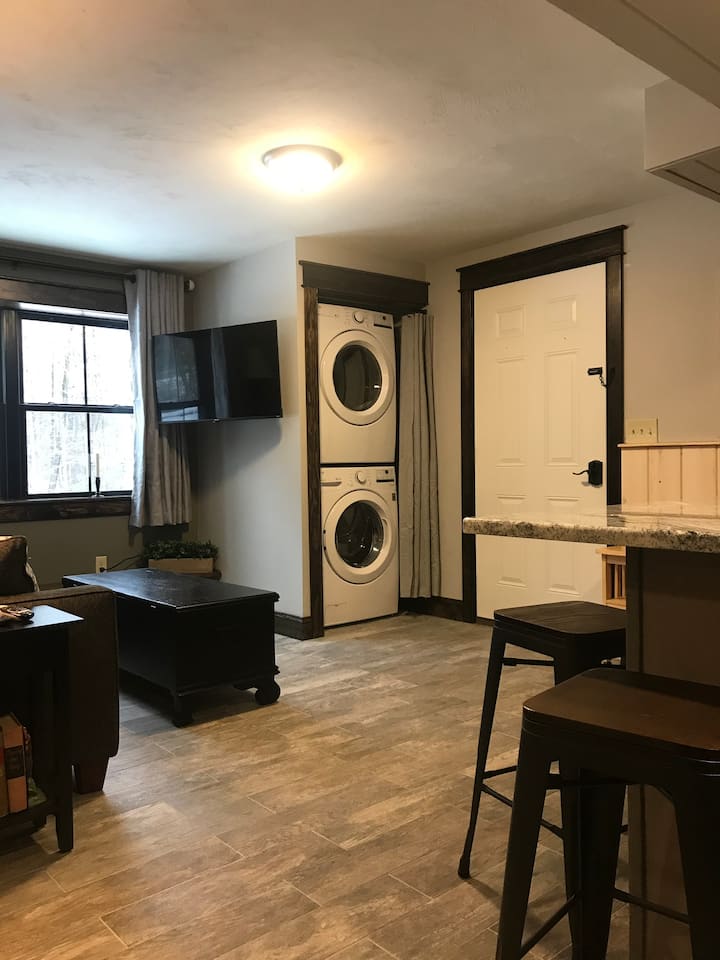Modern Farmhouse Apartment - Leominster State Forest, Westminster
