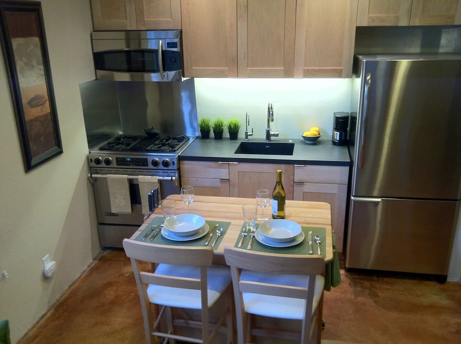 Gourmet Kitchen with Reverse Osmosis filtered water