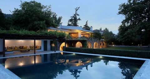 Beachfront Villa Salted Maple with large pool