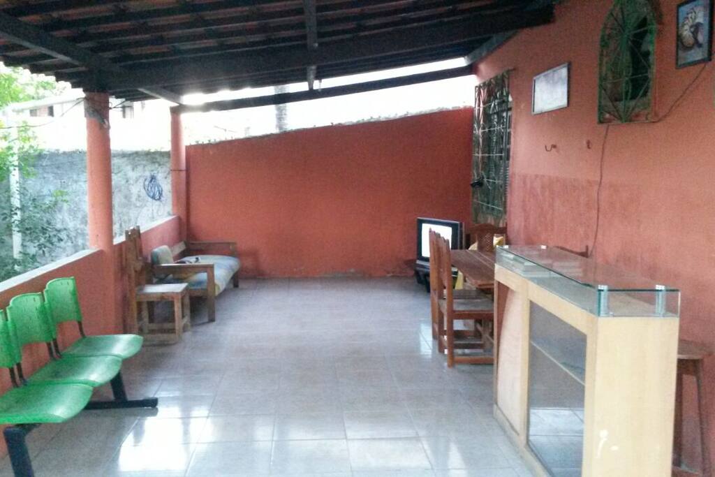 VARANDA COM TV