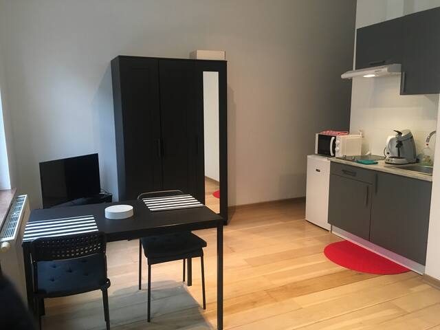 Studio avec vue sur la place sainte Catherine n14