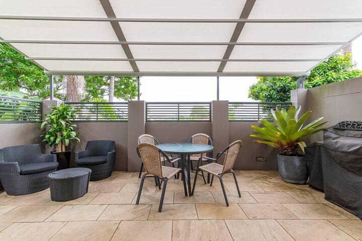 Fairlight Villa gallery image 2